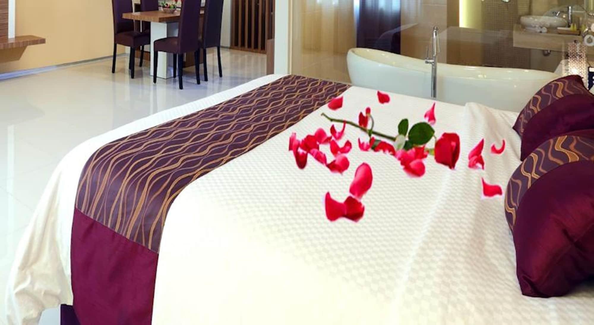 Lombok Plaza Hotel&Convention Mataram Esterno foto