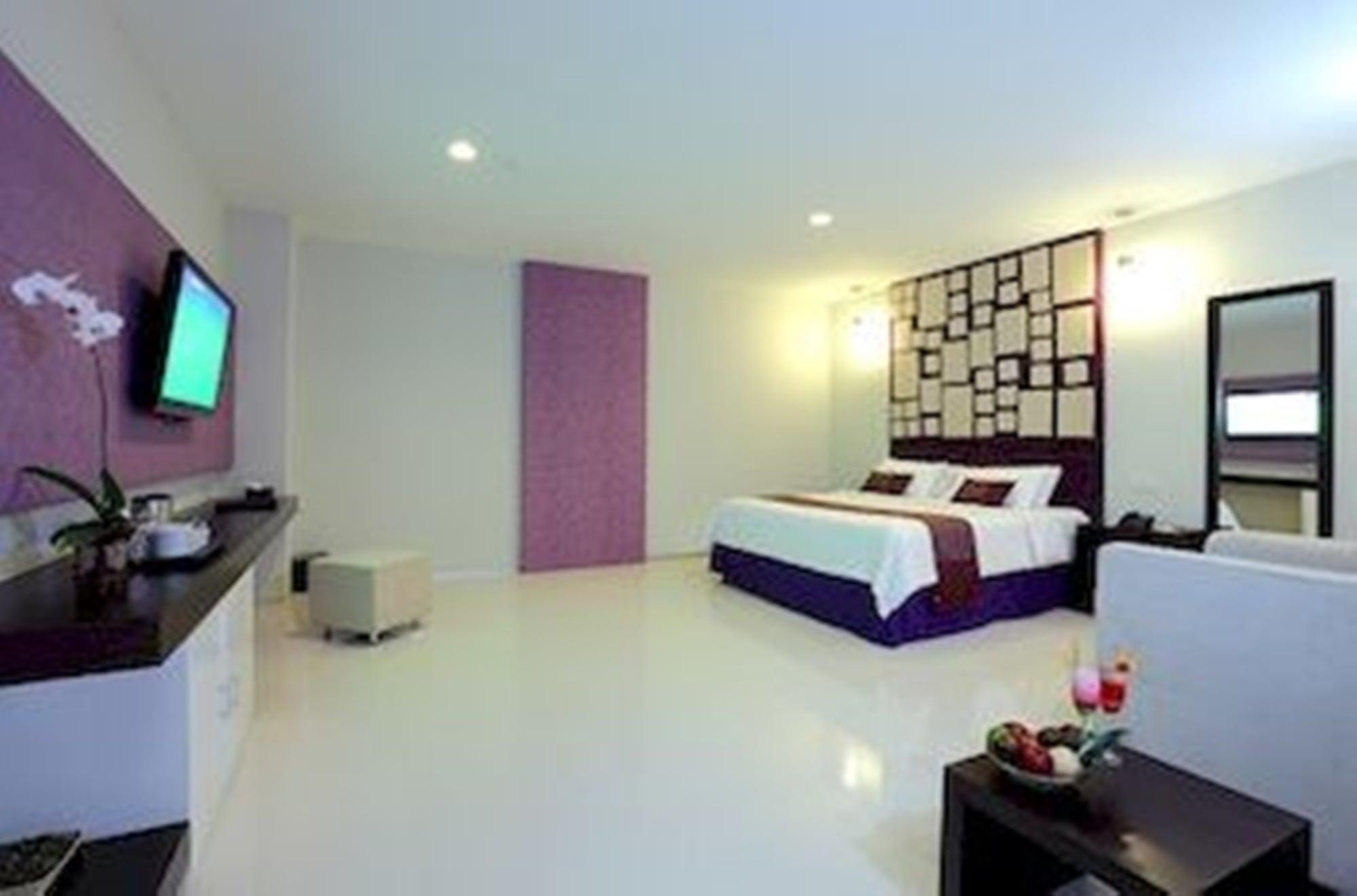 Lombok Plaza Hotel&Convention Mataram Esterno foto