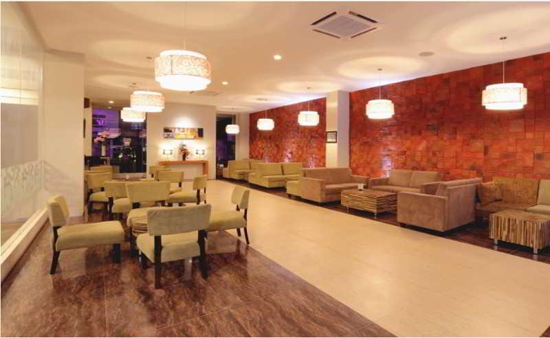 Lombok Plaza Hotel&Convention Mataram Esterno foto