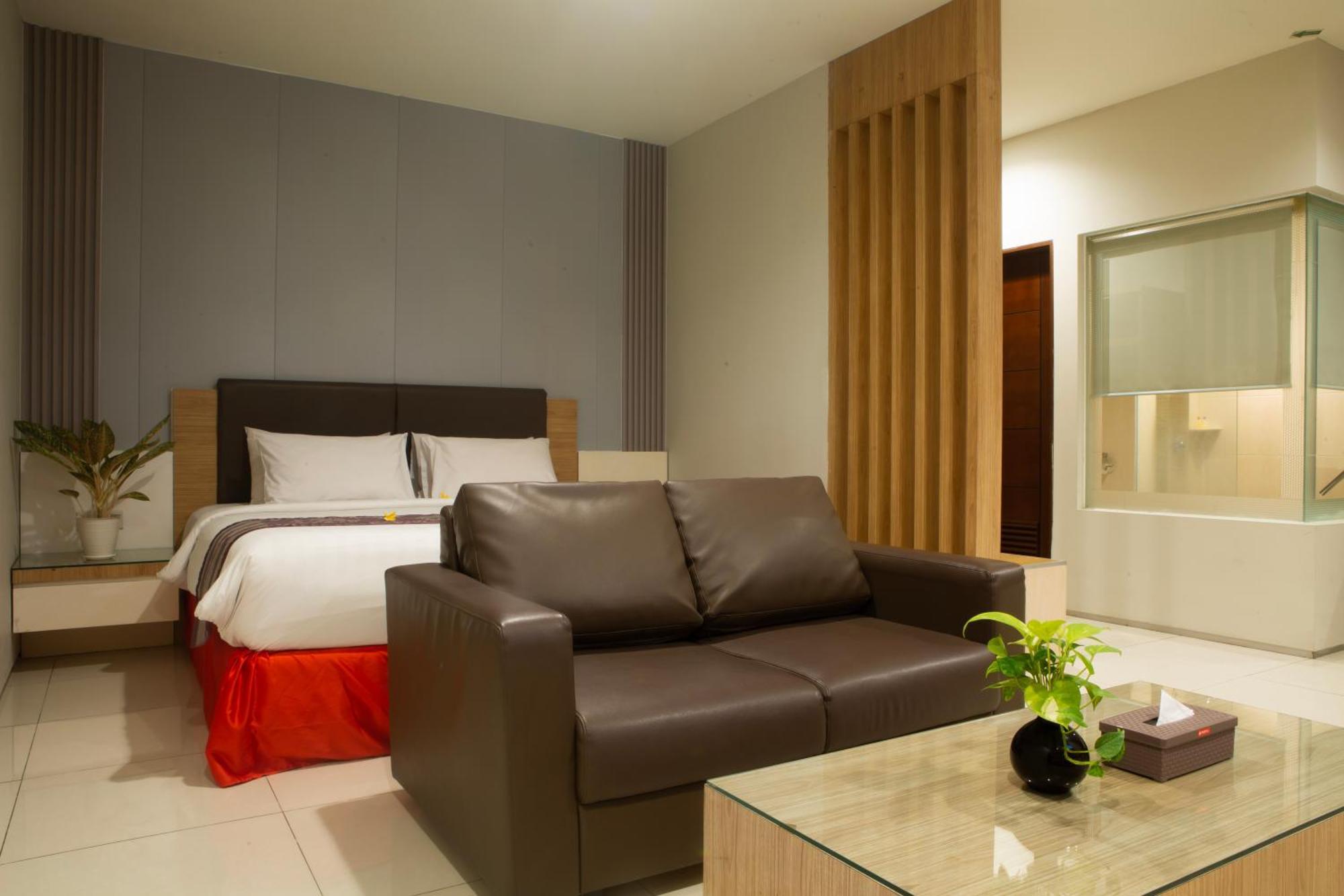 Lombok Plaza Hotel&Convention Mataram Esterno foto