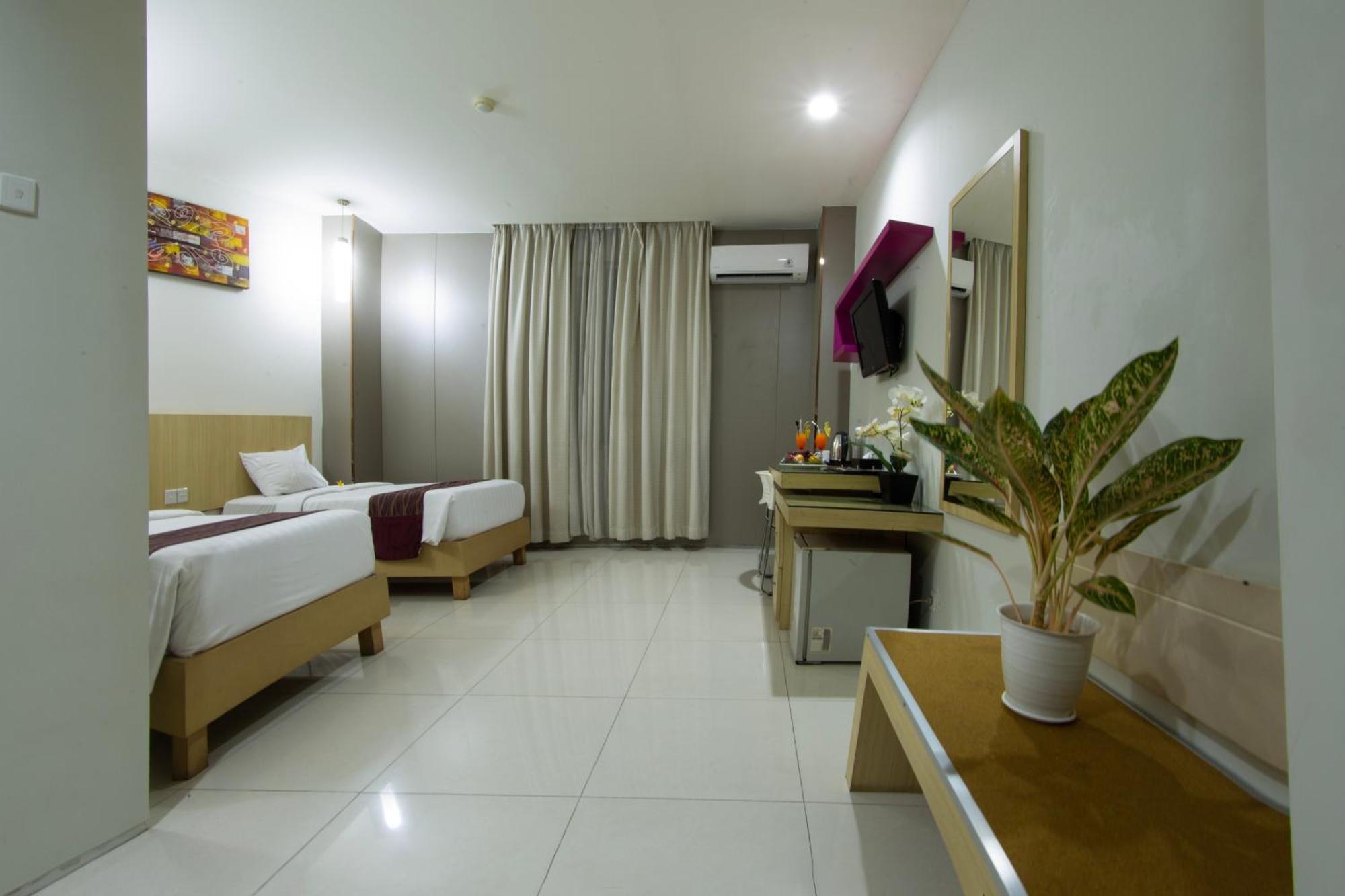 Lombok Plaza Hotel&Convention Mataram Esterno foto