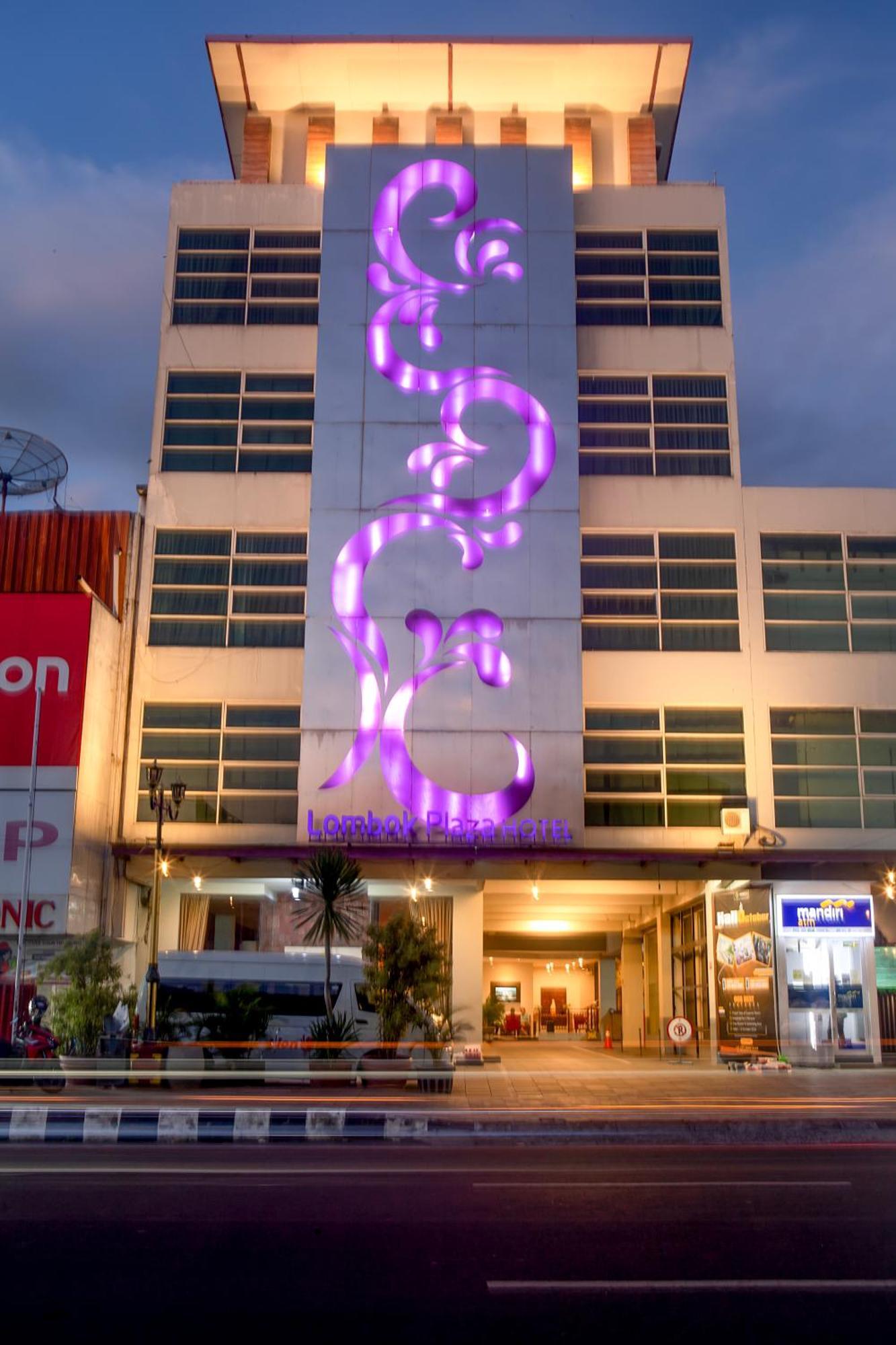 Lombok Plaza Hotel&Convention Mataram Esterno foto