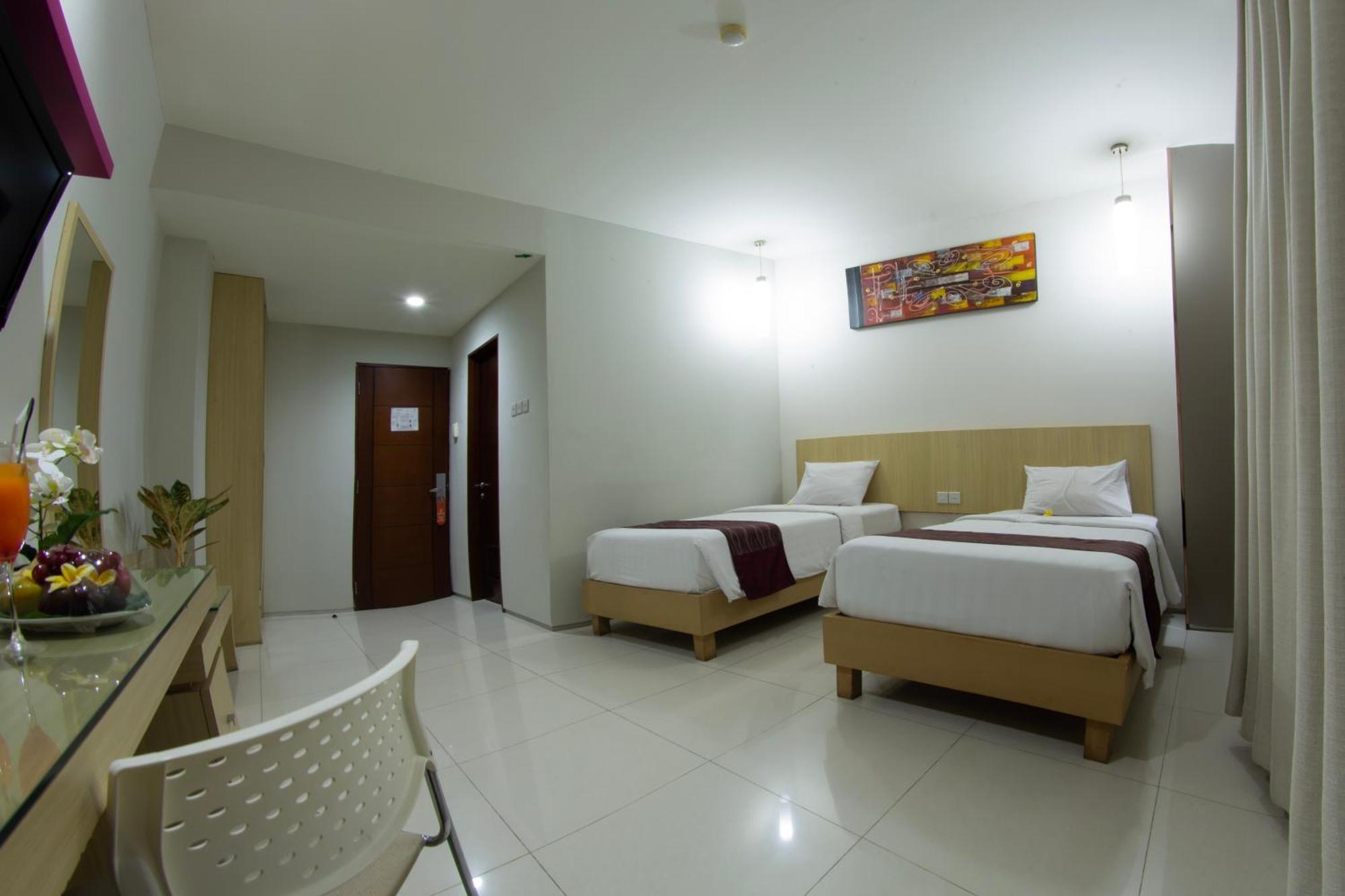 Lombok Plaza Hotel&Convention Mataram Esterno foto