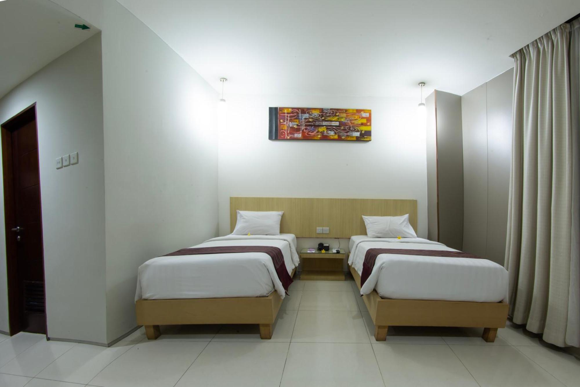 Lombok Plaza Hotel&Convention Mataram Esterno foto