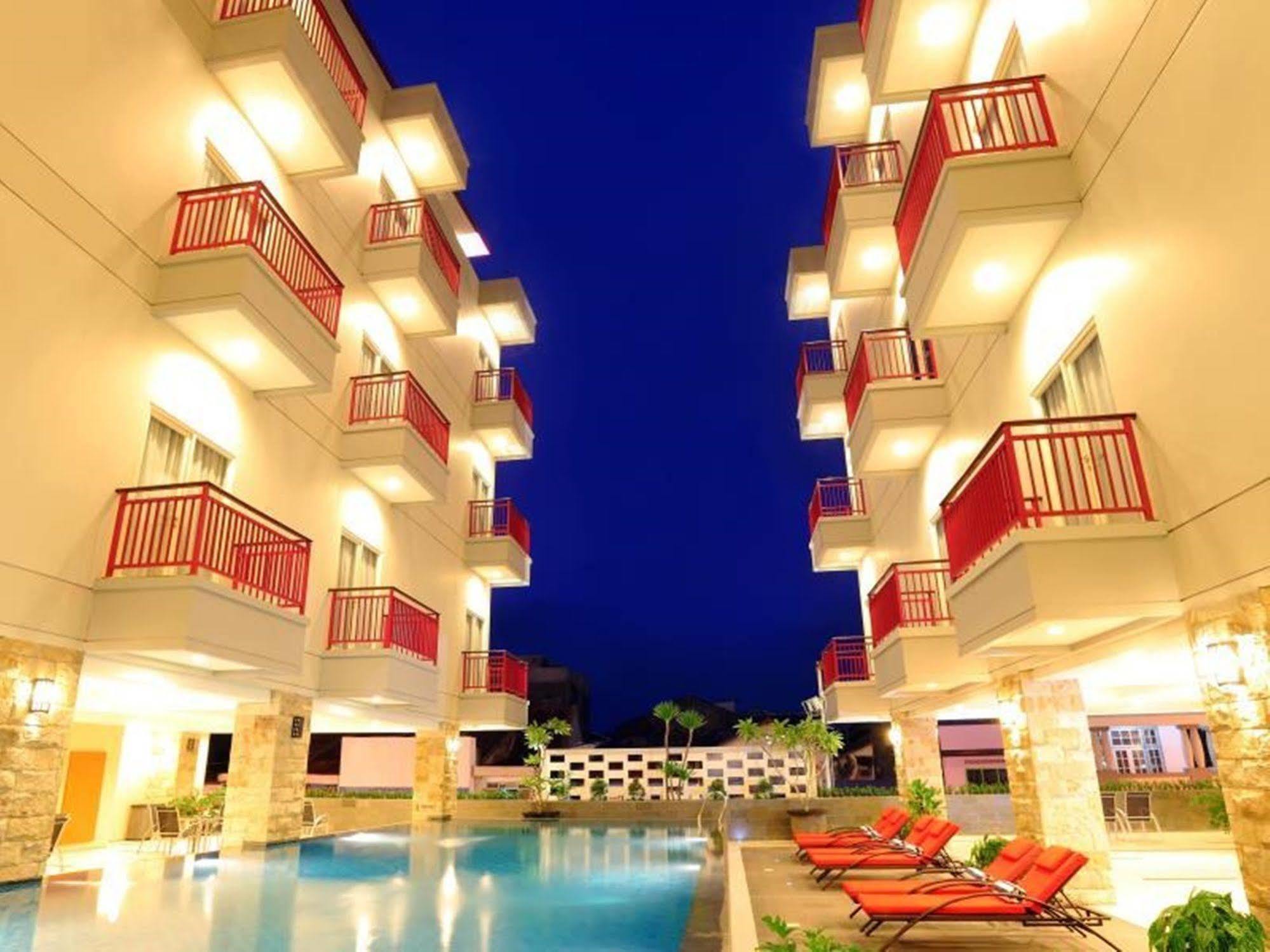 Lombok Plaza Hotel&Convention Mataram Esterno foto